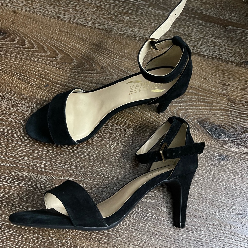 Great condition comfortable aerosoles open toe heels